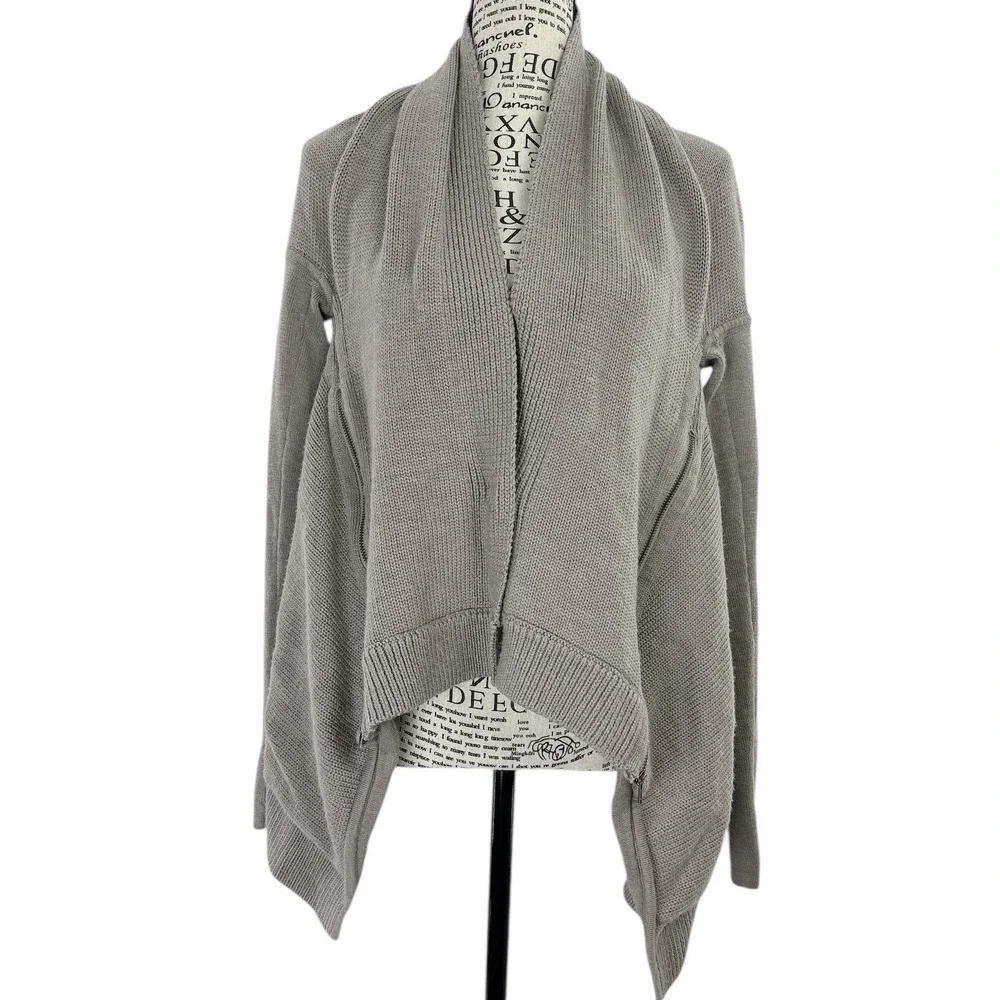 Lululemon Wrap It Up‎ Sweater Gray 100% Merino Wool Athleisure Cozycore